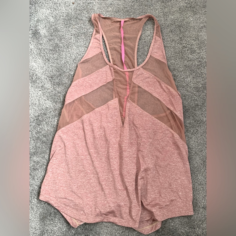 Lululemon workout too. Great condition.